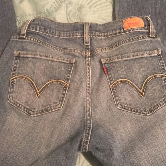 ❤️(7)Ladies Levi’s 528 Curvey cut jeans in wonderful condition. Size 5 medium - Picture 7 of 11